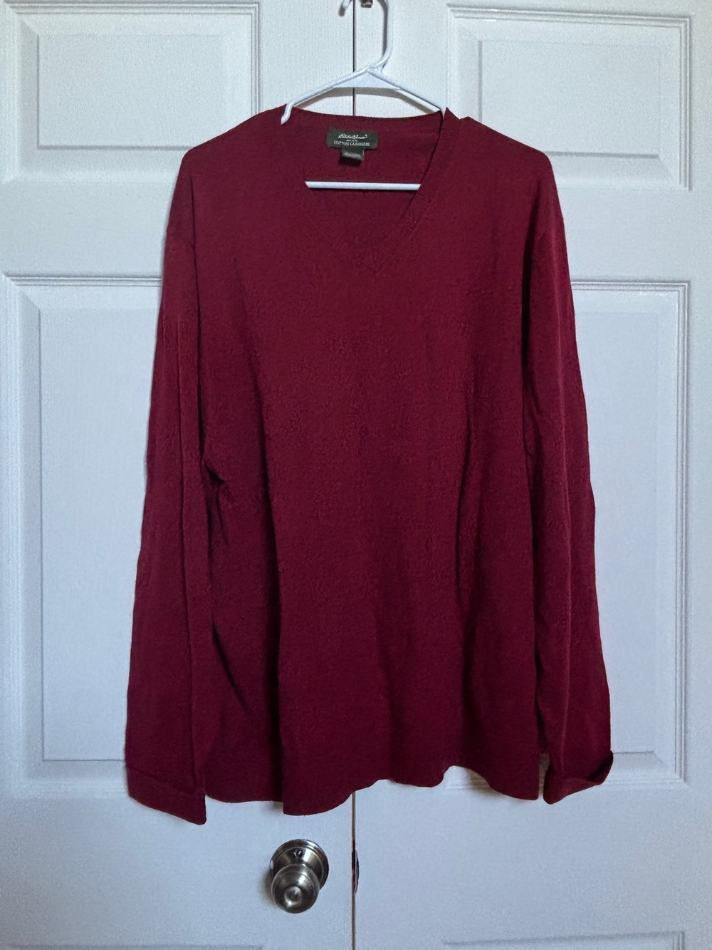 Eddie Bauer Men’s XL Burgundy V-Neck Sweater 95% Cotton 5% Cashmere